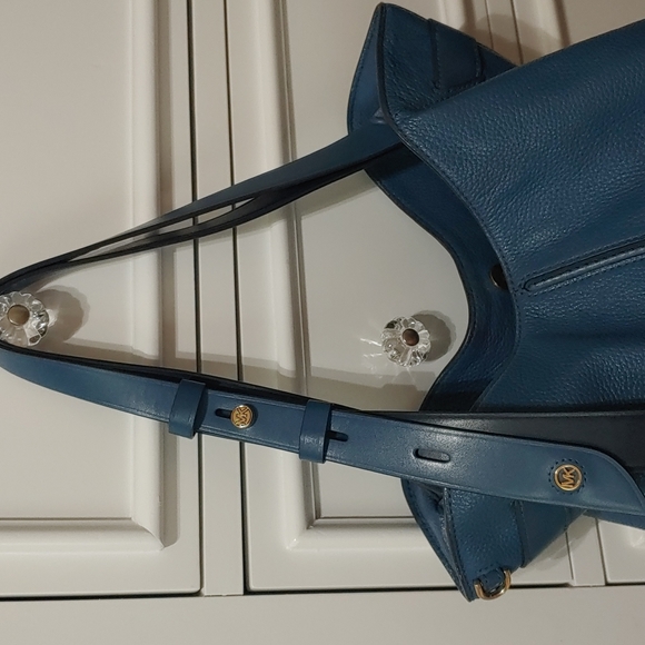 Michael Kors Blue Bag - Picture 7 of 7